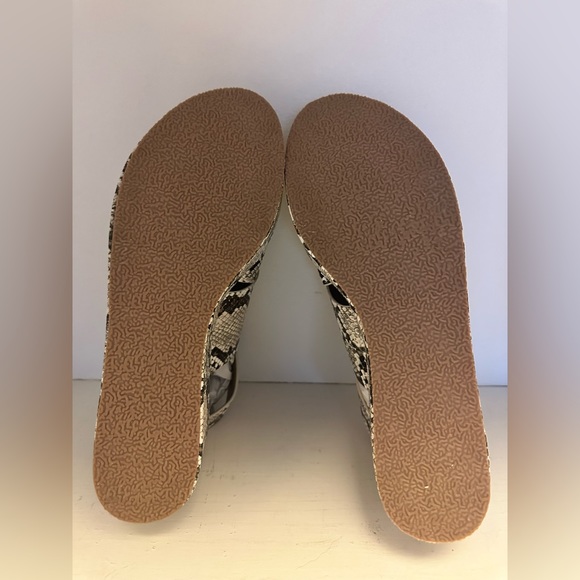 Boutique by Corkys Snakeskin print wedge - Picture 6 of 6